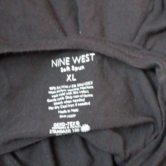 Bundle of 1 black and 1 white  Tees. GOOD Condition - Picture 8 of 9